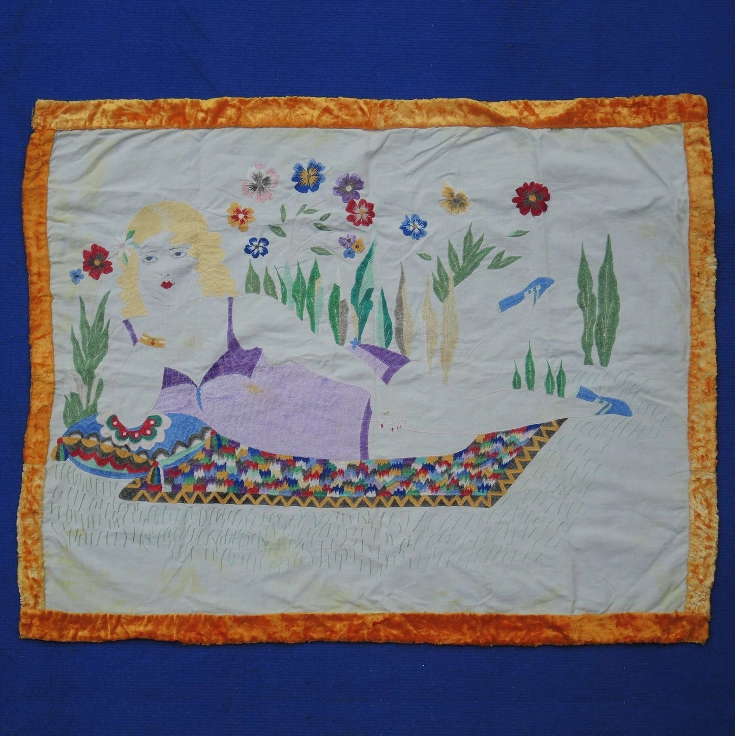Ungewöhnlicher, bestickter Wandteppich, primitiv, 1930er Jahre, alt, handgenäht, handgewebt, 72 Zoll = 1,8 m